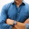 46 mm sportsklokke med signaturrem