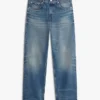 Avslappet, rett jeans