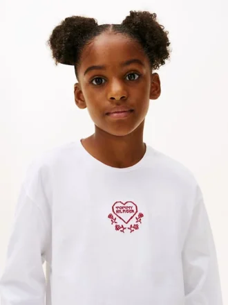 Barnes T-skjorte med brodert logo og hjerte