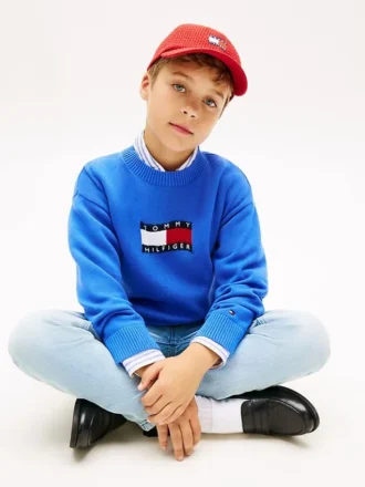 Barnesweater med bølget flagglogo