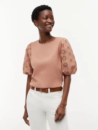 Broderte eyelets-top i blandet materiale