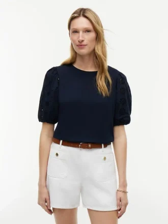 Broderte eyelets-top i blandet materiale