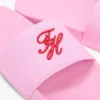Broderte Pool-sandaler med skriftmonogram
