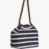 Bucketbag med monogram og bretonske striper Bucketbag med monogram og bretonske striper