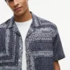 Camp-skjorte med klassisk passform og bandana-patchwork