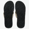 Chambray-lin-flip-flops