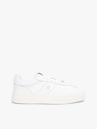 Court-sneaker i kornet skinn
