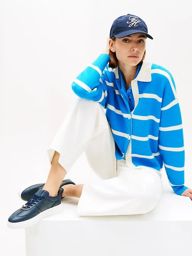 Court-sneaker i kornet skinn Court-sneaker i kornet skinn