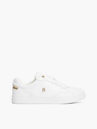 Court-sneaker i skinn med metalliske detaljer