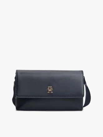 Crossbody-veske med klaff og pebble-finish