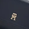 Crossbody-veske med klaff og pebble-finish