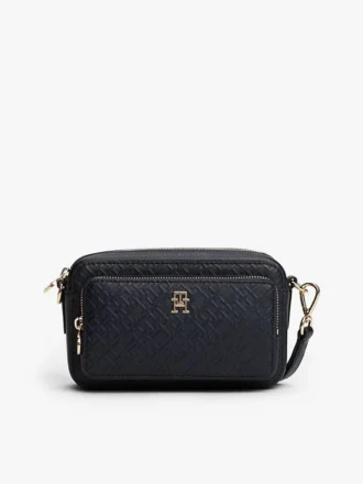 Crossbody-veske med preget monogram over hele overflaten