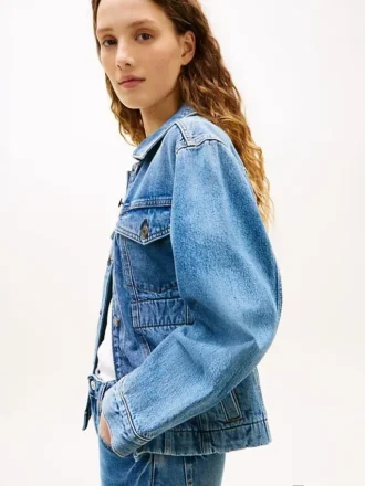Denimjakke med innsvingt midje