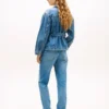 Denimjakke med innsvingt midje