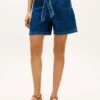 Denimshorts med høy midje og belte
