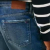 Distressed Loose Fit Jeans