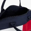 Dufflebag for barn med fargerikt flagglogo