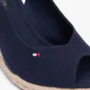 Espadrille-sandaler med kilehæl og hælrem