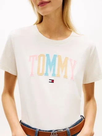 Flerfarget Varsity Tommy-logo T-skjorte