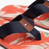 Flip-flops med blomstertrykk