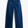 Jeans med høy midje, bredt ben og belte