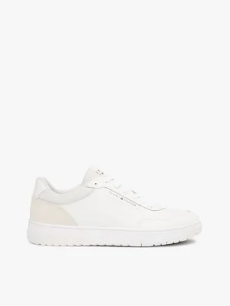 Lave sneakers i en blanding av skinn og semsket skinn