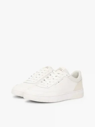 Lave sneakers i en blanding av skinn og semsket skinn