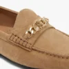 Loafers i ruskind med kjetting