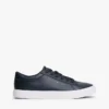 Metallisk logo, pebbled court-sneaker