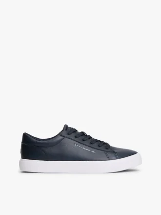 Metallisk logo, pebbled court-sneaker Metallisk logo, pebbled court-sneaker
