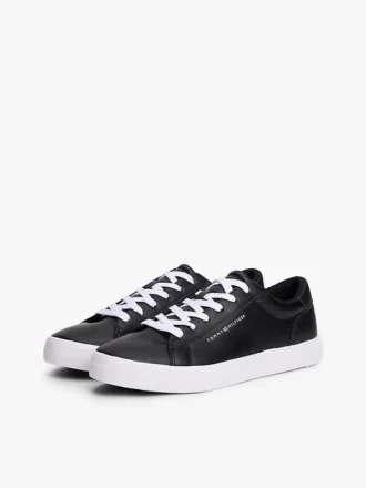 Metallisk logo, pebbled court-sneaker