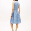 Midi-kjole i gingham-seersucker med belte