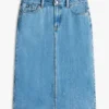 Midi-skjørt i denim med ubehandlet kant
