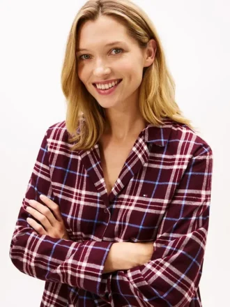 Pyjamasett med flanellskjorte og bukser