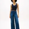Ribbet tank-top med V-hals