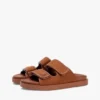 Sandaler med to stropper i nubucklær Sandaler med to stropper i nubucklær