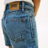 Skinny denim shorts for barn