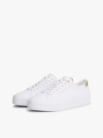 Sneakers i kanvas med metalliske detaljer