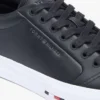 Sneakers i vulkanisert skinn Sneakers i vulkanisert skinn