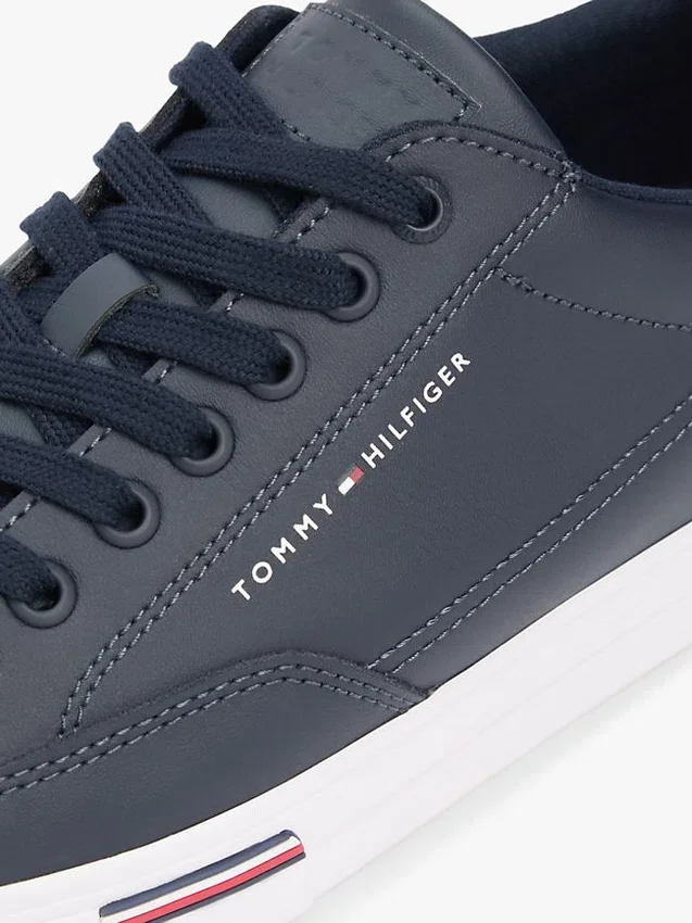 Sneakers i vulkanisert skinnblanding Sneakers i vulkanisert skinnblanding