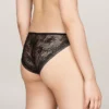 Strikkede bikinitruser med blonder Strikkede bikinitruser med blonder