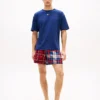 T-skjorte og vevde shorts T-skjorte og vevde shorts