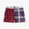 T-skjorte og vevde shorts T-skjorte og vevde shorts