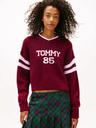 Tommy Jeans 85 Varsity genser med V-hals