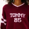 Tommy Jeans 85 Varsity genser med V-hals Tommy Jeans 85 Varsity genser med V-hals