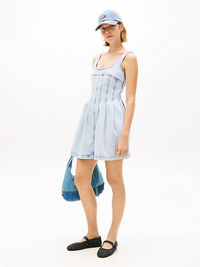 Tommy Jeans plissert denimminikjole Tommy Jeans plissert denimminikjole