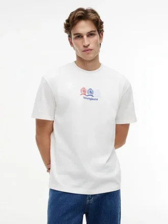 Tommy Jeans T-skjorte med flere logoer