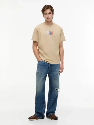 Tommy Jeans T-skjorte med flere logoer