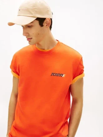 Tommy Jeans T-skjorte med logo på ryggen