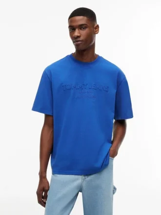 Tommy Jeans T-skjorte med slitt logo